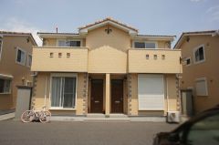 �Ȗ،��F�s�{�s�C���^�[�p�[�N�P���ڂ̃e���X�n�E�X�̌����O��